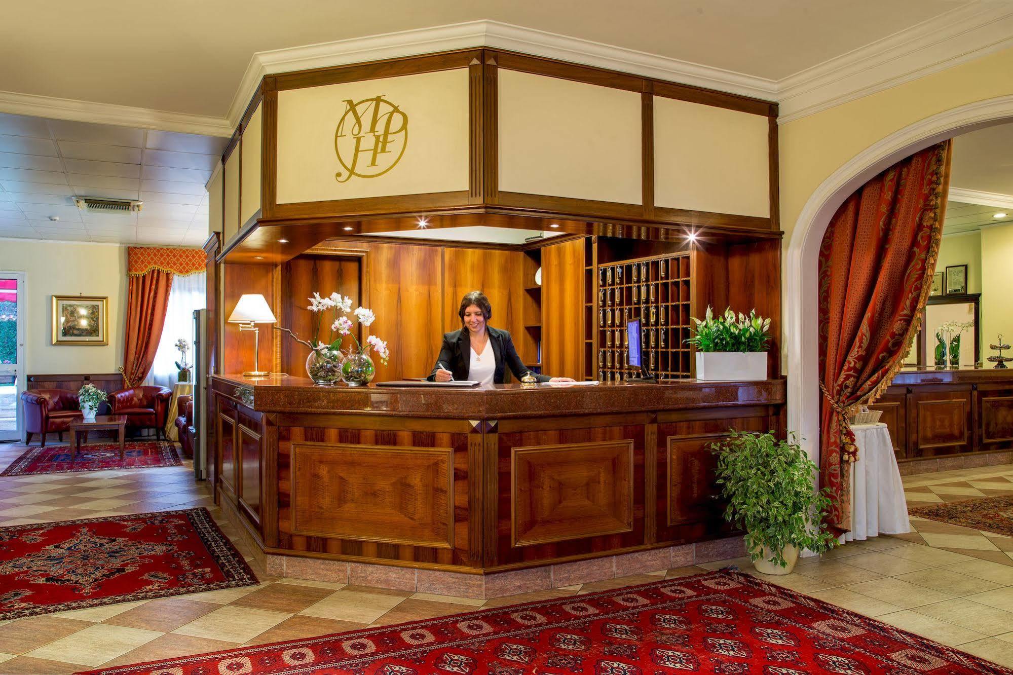 Marini Park Hotel Кастель-ди-Лева Экстерьер фото